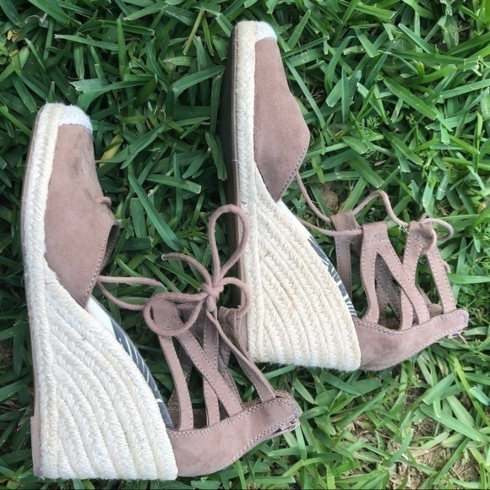 Dolce Vita Wedges - Picture 6 of 6